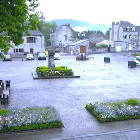 Le Banc Sous Les Tilleuls