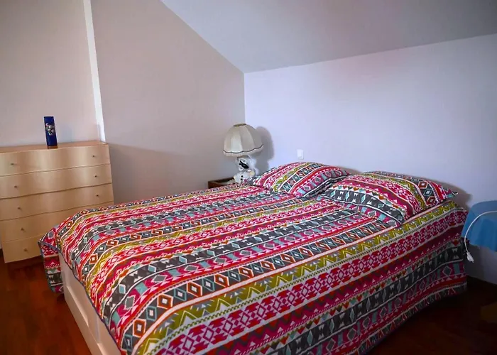 Le Banc Sous Les Tilleuls Chooz